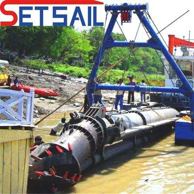 Τύπος σχισμής CTS Diesel Power Cummins Μηχανή κόπτης Suction Dredger με πλωτό σωλήνα PE
