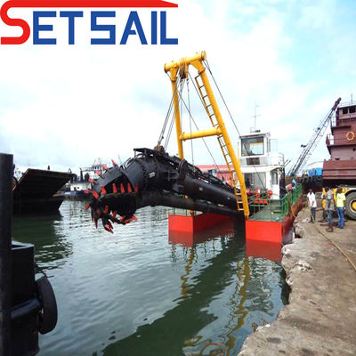 Τύπος σχισμής CTS Diesel Power Cummins Μηχανή κόπτης Suction Dredger με πλωτό σωλήνα PE