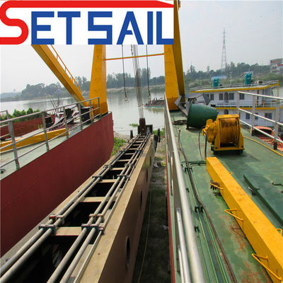 Συγκρότημα πλωτήριος κόπτης Suction Dredger με 9000m3 ροή νερού και υδραυλική πετρελαιοκίνηση