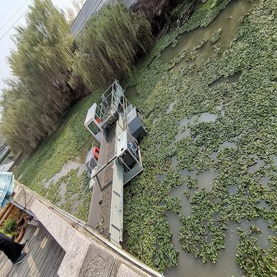 Καθαρισμός υδάτινων υακινθίων Επαγγελματικός υδρόβιος συλλέκτης ζιζανίων με ταχύτητα εργασίας 3,5-5kn / h